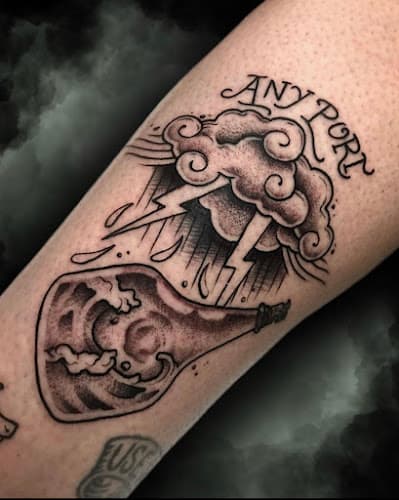 Lucky 13 Tattoos and Body Piercing logo