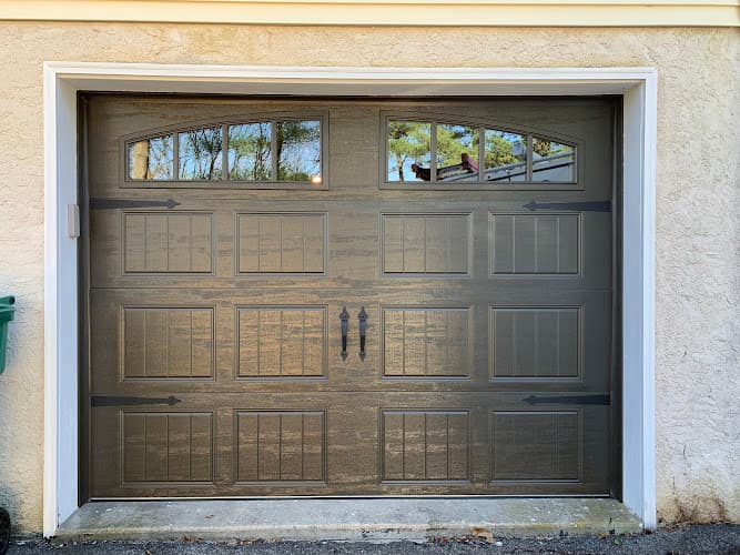 County Garage Door Co logo
