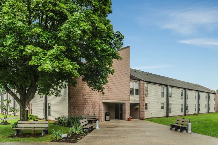 Wyndcliffe House Apartments logo