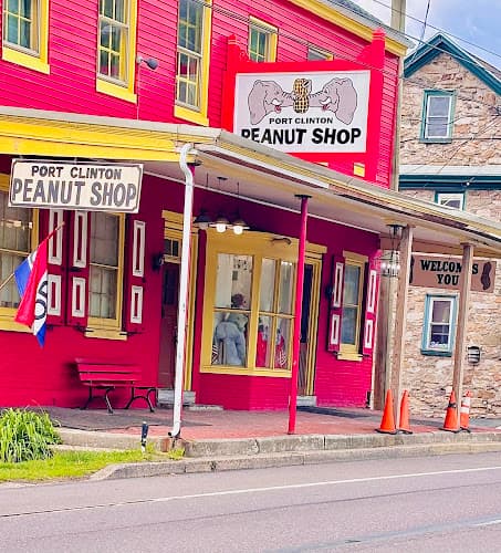 Port Clinton Peanut Shop Logo