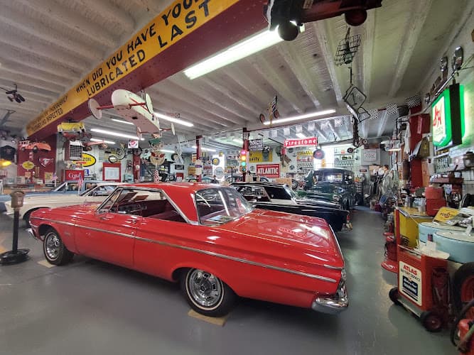Jerry's Classic Cars & Collectibles Logo