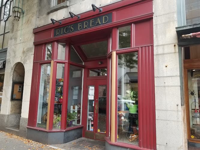 Ric's Bread logo