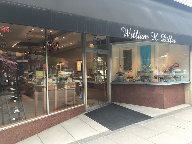 Wm H. Diller Jeweler logo