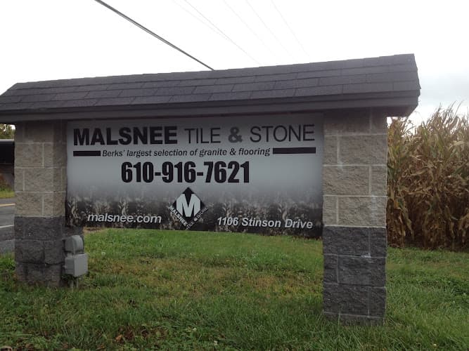 Malsnee Tile & Stone Logo