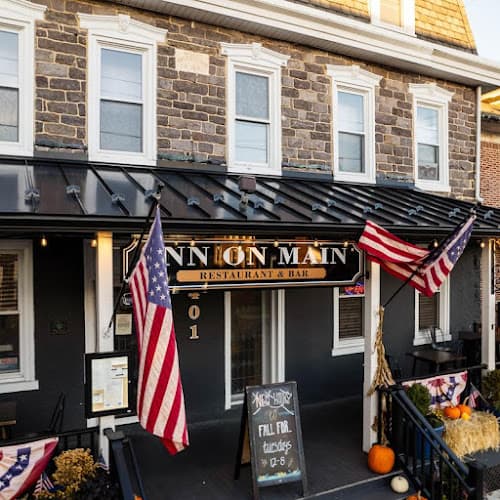 Inn on Main Logo