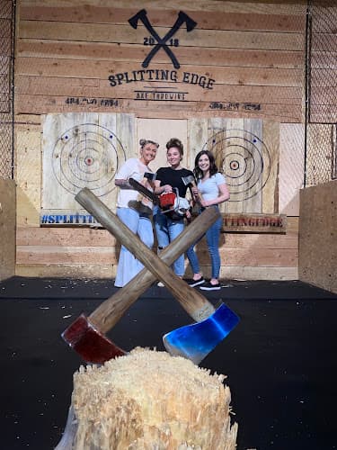 Splitting Edge Axe Throwing logo