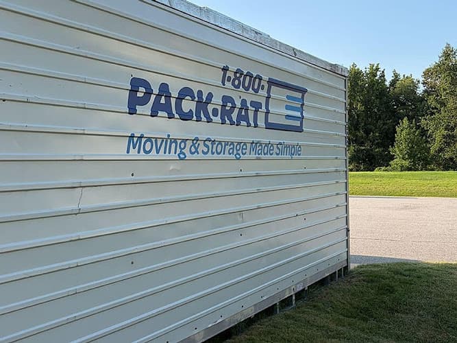 1-800-PACK-RAT logo