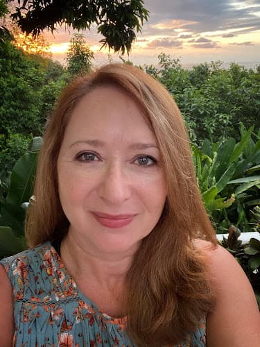 NDW Travel logo