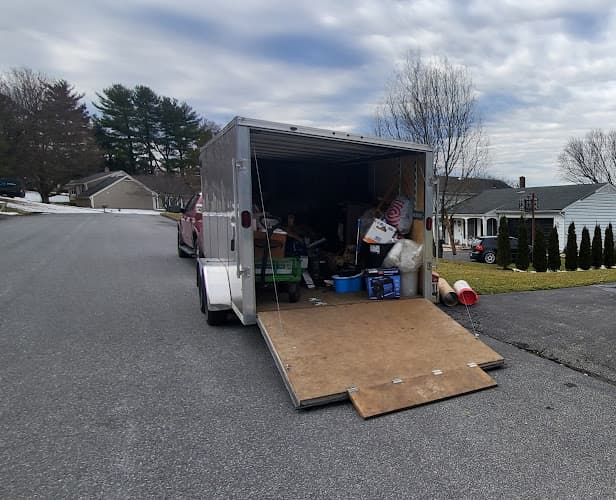 Junk Removal Specialists logo