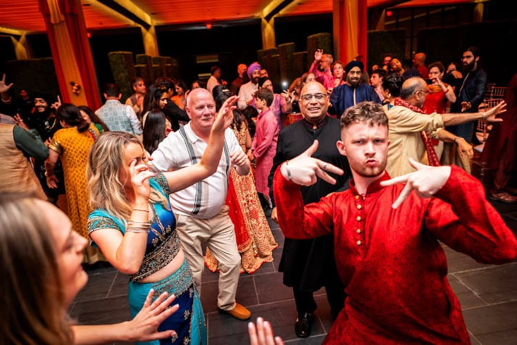 Navya Entertainment logo