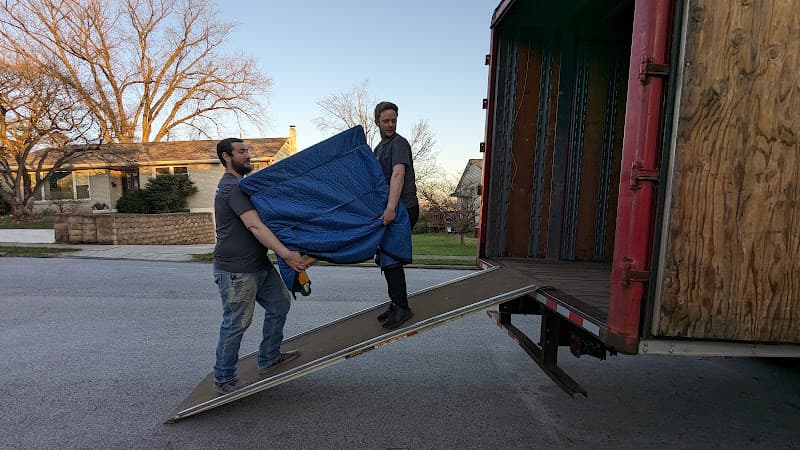 Yeti & Moose Moving LLC logo