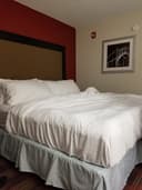 Monroeville Plaza Hotel logo