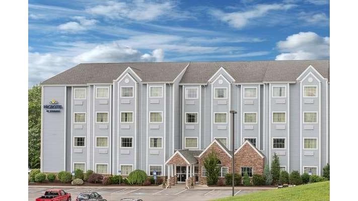 Microtel Inn & Suites by Wyndham Waynesburg logo