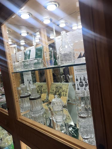 Duncan Miller Glass Museum logo