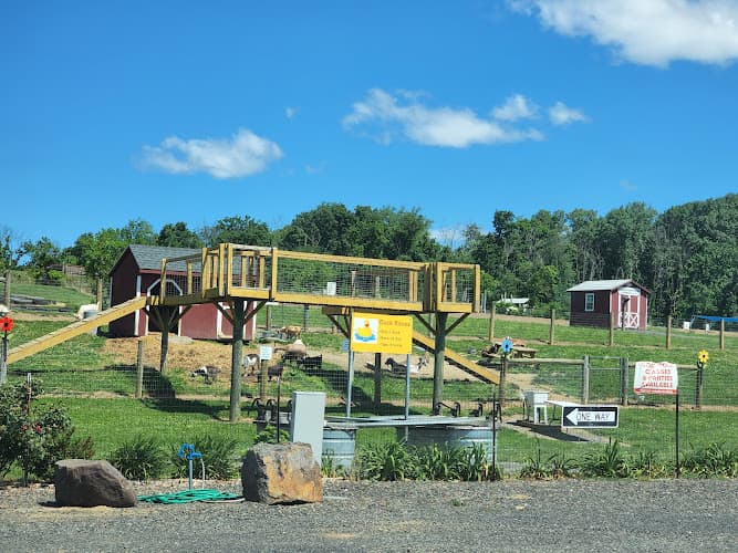 Hellerick’s Adventure Farm logo