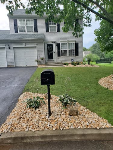 DiPhillipo's Landscaping LLC logo