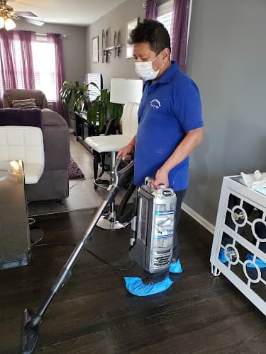 Pillar Cleaning Service logo