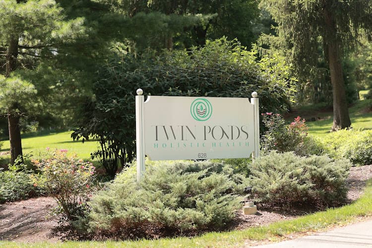 Twin Ponds Holistic Health logo