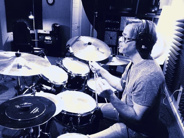 DrumWorks School of Music logo