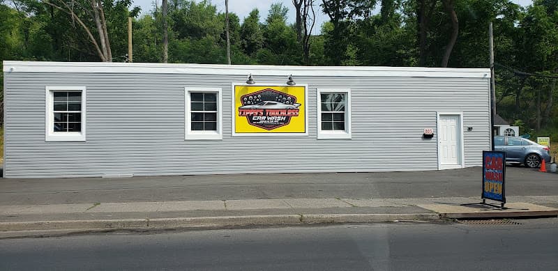 TIPPY’S TOUCHLESS CAR WASH logo