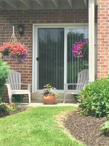 Spring Ridge Apartments logo