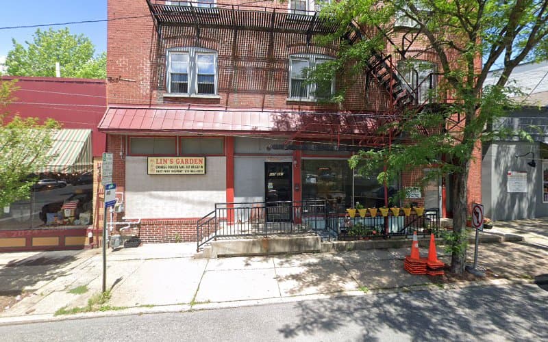 Happy Tails Pet Grooming logo