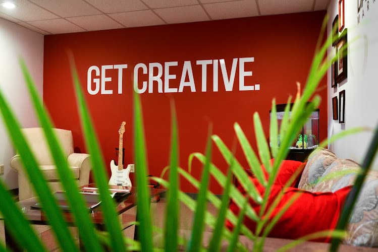 DAY Vision Marketing logo