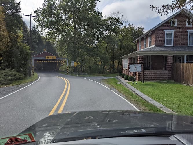The Roth House Bed & Breakfast logo