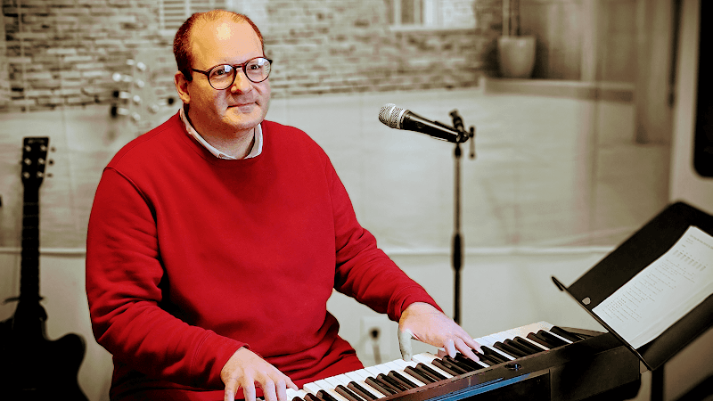 GABE TOTH MUSIC INSTRUCTION AND COACHING ONLINE LLC logo