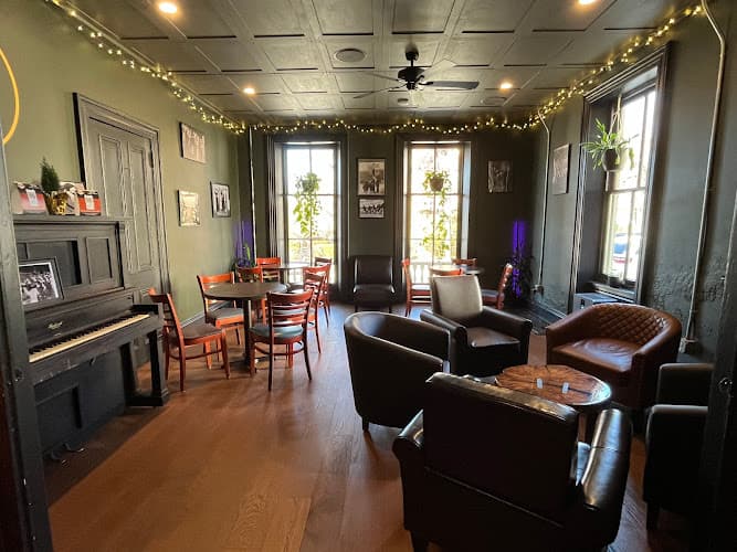 hairy guys brewing logo