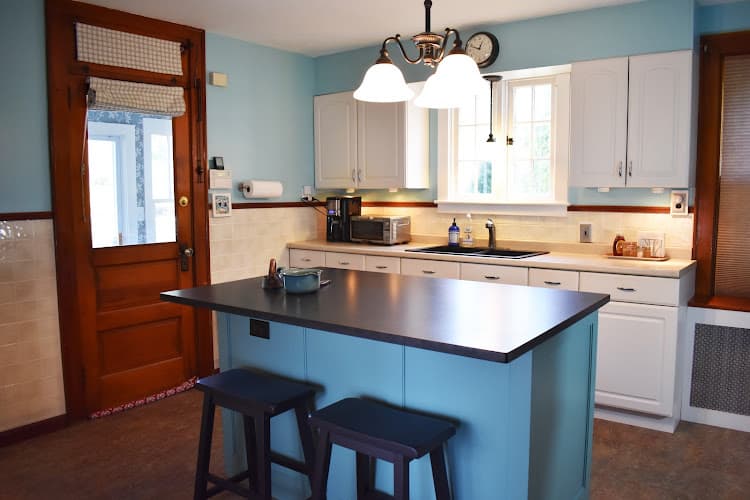 Jacklyn Downing Art + Design LLC logo