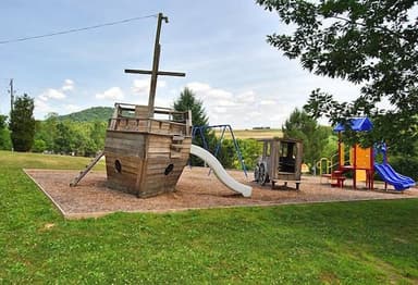 Robin Hill RV Campground logo