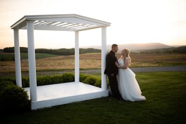 The Barn at Walnut Grove logo