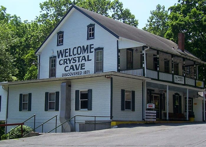 Crystal Cave logo