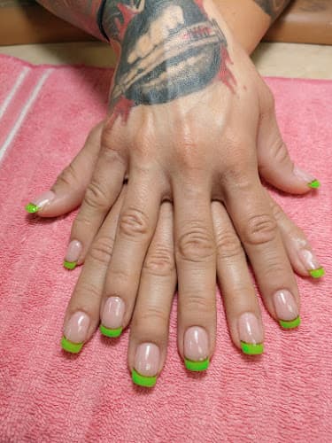 Envy Spa & Nails logo