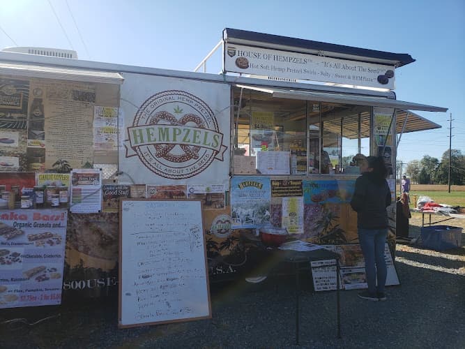 Renninger's Antique and Farmers' Market Logo