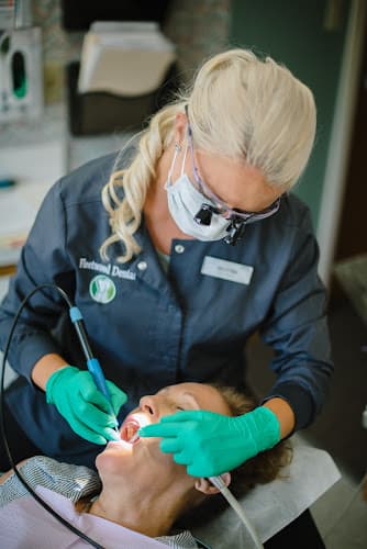 Fleetwood Dental Logo