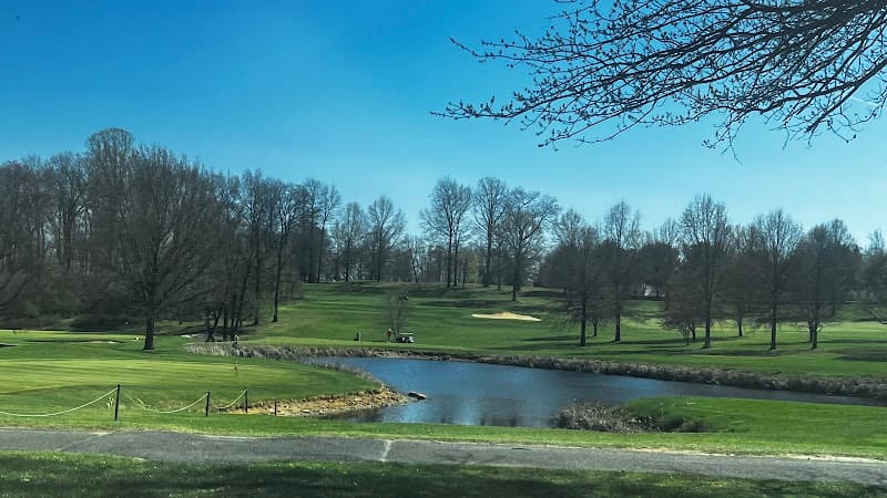 Golden Oaks Golf Club logo
