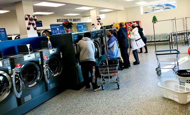 Sudzy's Laundromat logo