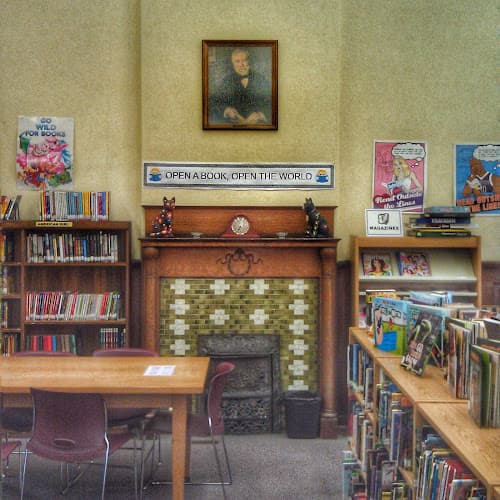 Hamburg Public Library logo