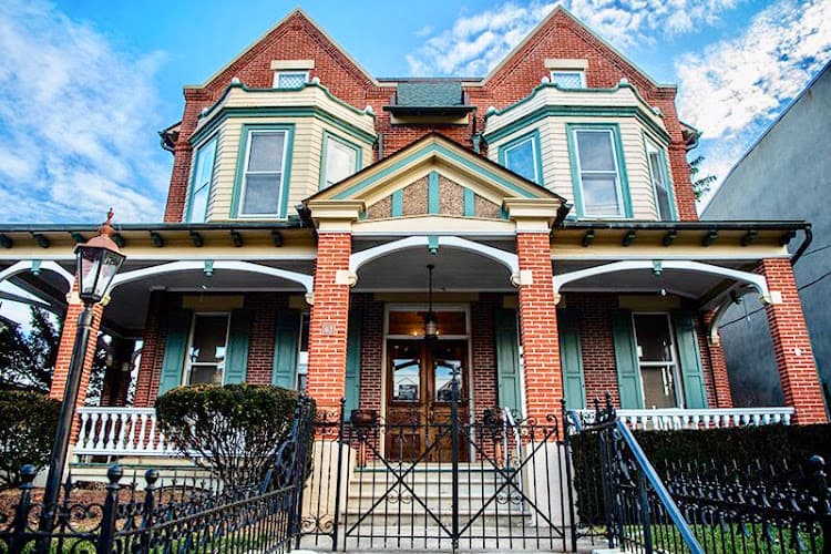 The Bismarck Bed & Breakfast logo