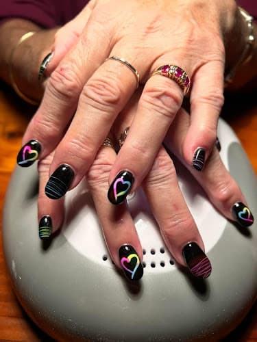 Nail Creations logo