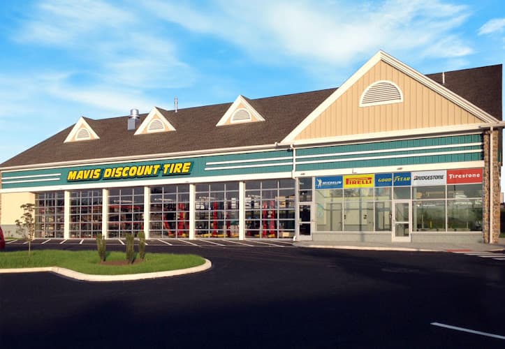 Mavis Discount Tire Logo