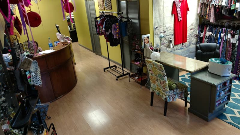 Sun Seekers Tanning And Nail Center logo