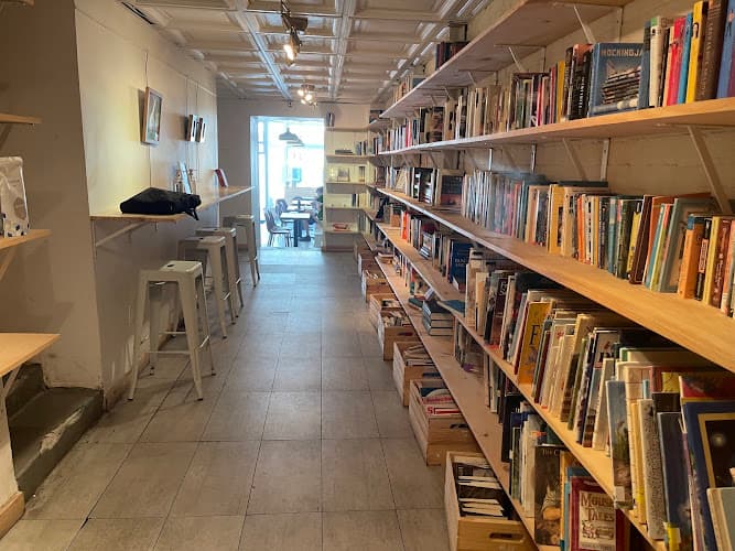 Pressed Coffee & Books logo