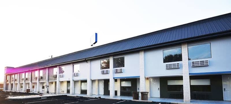 Baymont by Wyndham Pine Grove logo