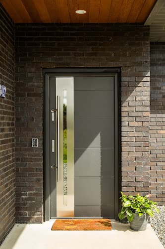 Earl Weaver Contractors LLC logo