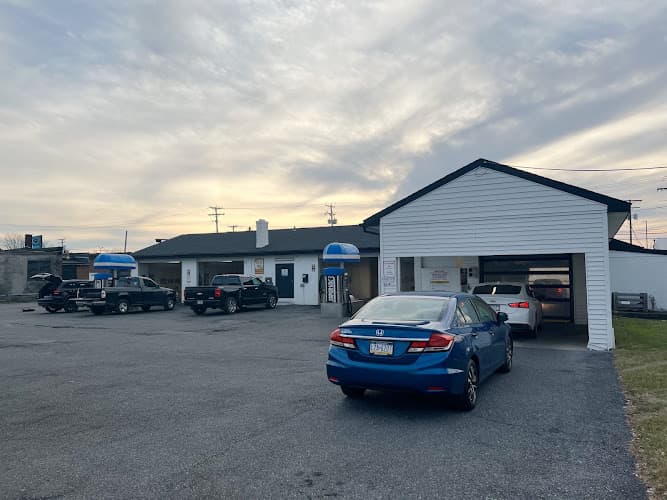 16th Street Car Wash logo