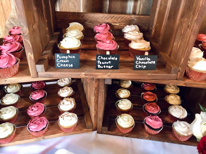 Sweet Sadie's Custom Cakes logo