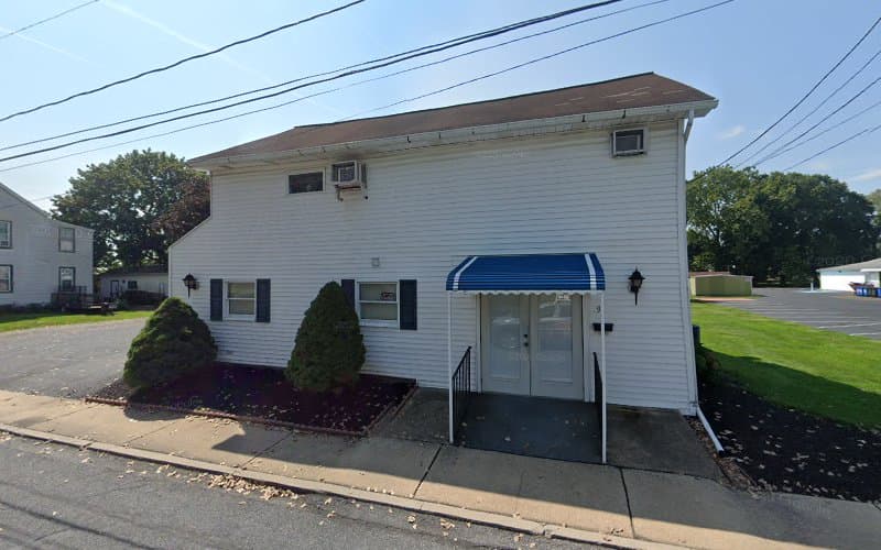 Lyons Chiropractic Center logo